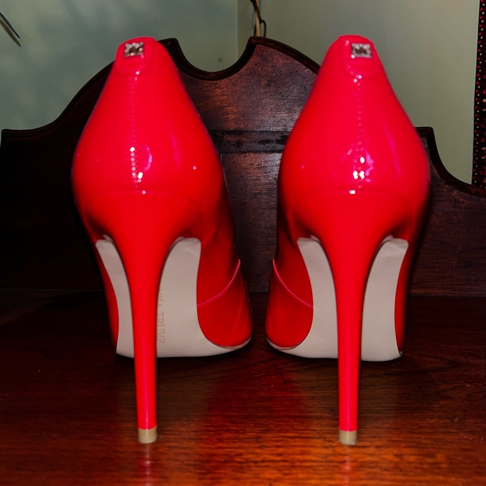 Fire Engine Red Ivanka Trump Kayden Pump size 7.5